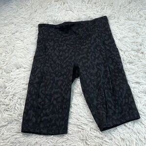 Lululemon Invigorate High-Rise Short 10" Formation Camo Deep Coal Multi